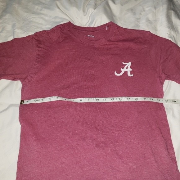 University of Alabama T shirt Size Medium with cute back logo - Picture 5 of 6